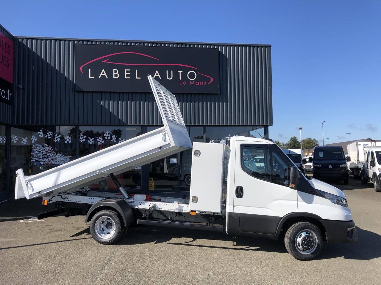 IVECO Daily 35 C 16H BENNE + COFFRE 3.0 160CH - Van jungkit: gambar 1 IVECO Daily 35 C 16H BENNE + COFFRE 3.0 160CH - Van jungkit: gambar 1