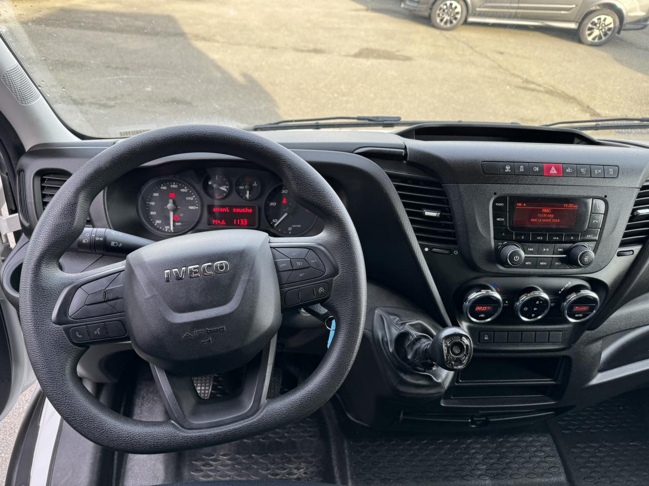 IVECO Daily 35C16 CAISSE HAYON 20M3 RJ 3.0L 160CH - Van box: gambar 4 IVECO Daily 35C16 CAISSE HAYON 20M3 RJ 3.0L 160CH - Van box: gambar 4