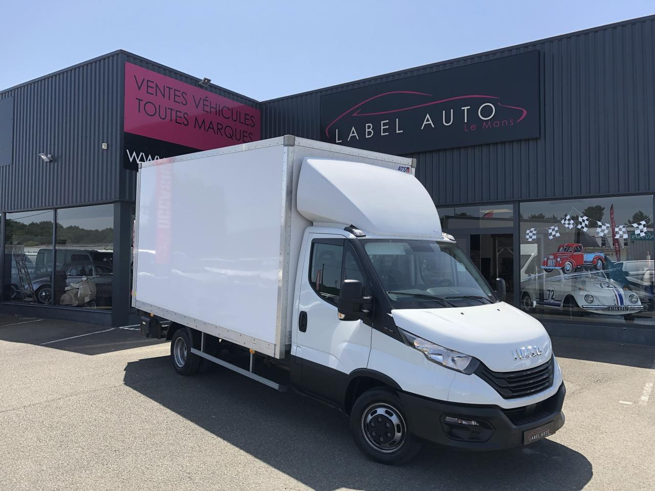 Iveco Daily 35 C 16 CAISSE HAYON 20M3 - Van box: gambar 3 Iveco Daily 35 C 16 CAISSE HAYON 20M3 - Van box: gambar 3