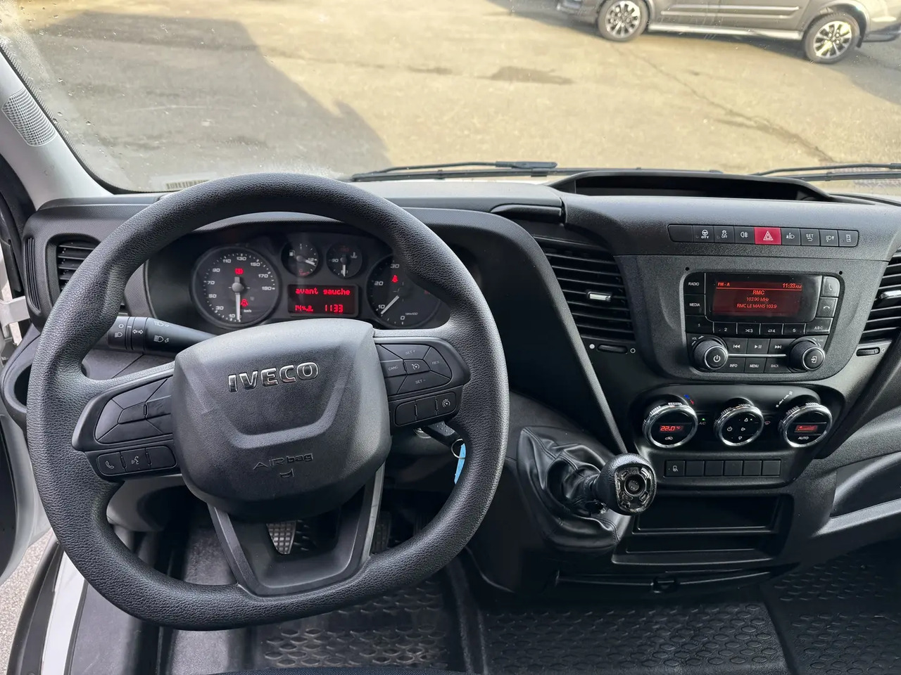 Iveco Daily 35C16 EMPATTEMENT 4100 - Van box: gambar 4 Iveco Daily 35C16 EMPATTEMENT 4100 - Van box: gambar 4