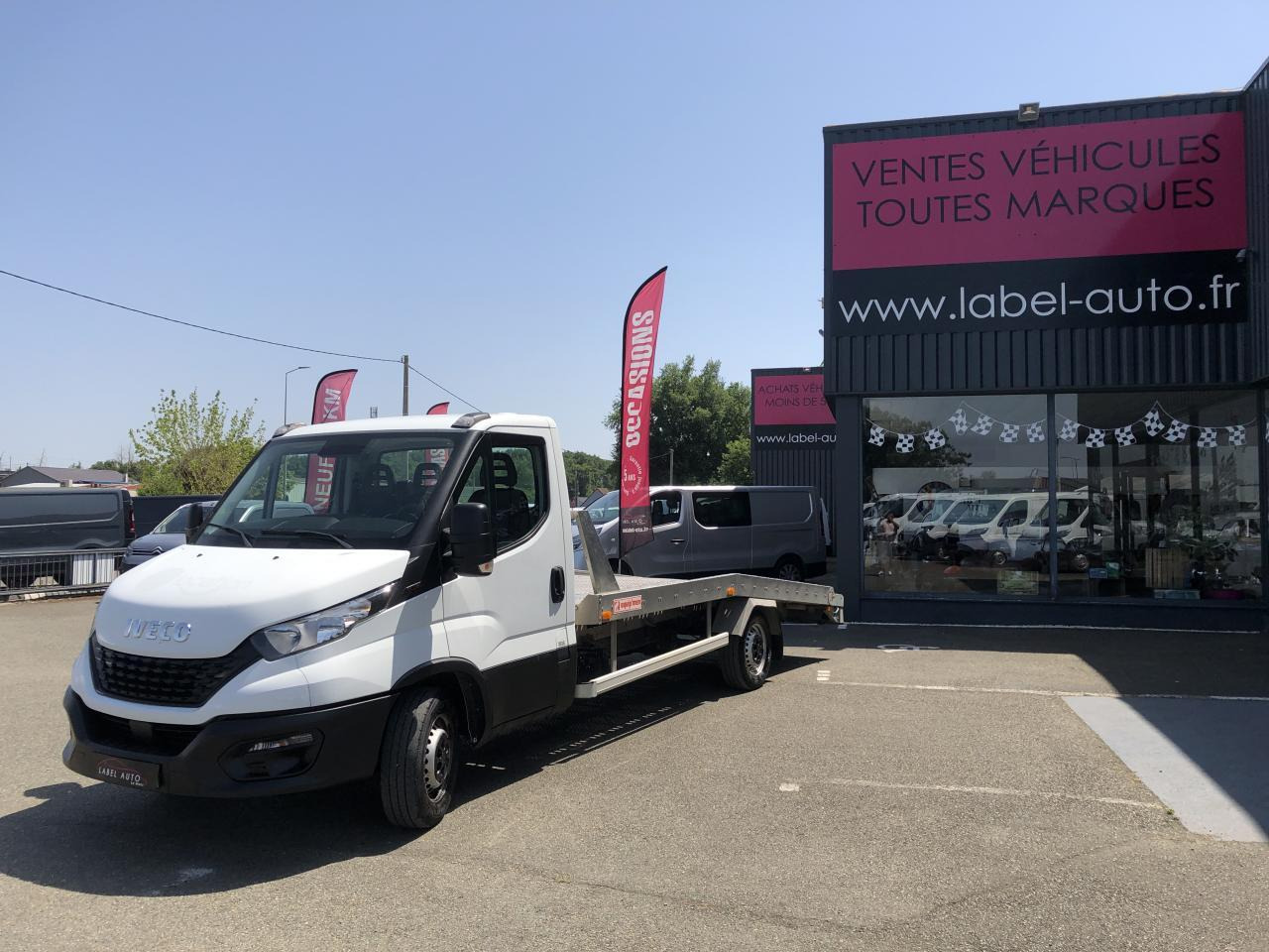 Iveco Daily IVECO PORTE VOITURE DEPANNEUSE 35 S 16 3L0 160 CH EMPATTEMENT 4100 PLATEAU FIX ALU EQUIP M - Truk pengangkut mobil: gambar 5 Iveco Daily IVECO PORTE VOITURE DEPANNEUSE 35 S 16 3L0 160 CH EMPATTEMENT 4100 PLATEAU FIX ALU EQUIP M - Truk pengangkut mobil: gambar 5