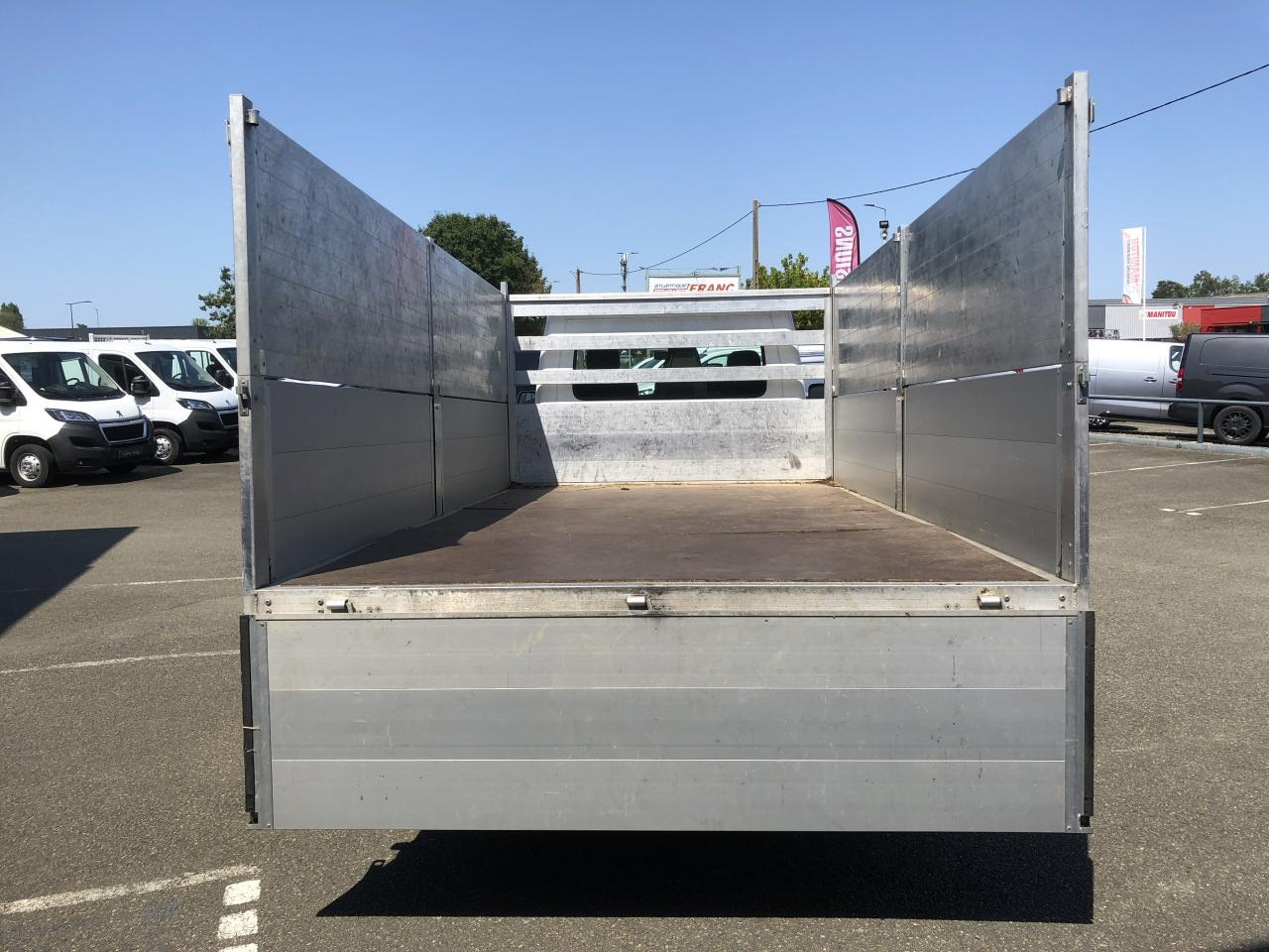 NISSAN INTERSTAR 3T5 2.3 DCI 165CH PLATEAU RIDELLES 4M50 - Van flatbed: gambar 3 NISSAN INTERSTAR 3T5 2.3 DCI 165CH PLATEAU RIDELLES 4M50 - Van flatbed: gambar 3