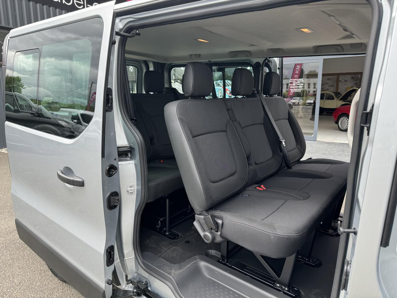 NISSAN Primastar N-Connecta 3.0t L2H1 2.0 dCi - 150 - BV DCT - S/S II 2021 COMBI Combi L2H1 PHASE 2 - Van penumpang: gambar 5 NISSAN Primastar N-Connecta 3.0t L2H1 2.0 dCi - 150 - BV DCT - S/S II 2021 COMBI Combi L2H1 PHASE 2 - Van penumpang: gambar 5