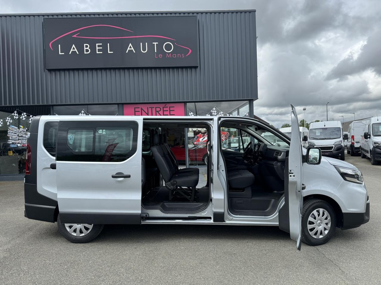 NISSAN Primastar N-Connecta 3.0t L2H1 2.0 dCi - 150 - BV DCT - S/S II 2021 COMBI Combi L2H1 PHASE 2 - Van penumpang: gambar 4 NISSAN Primastar N-Connecta 3.0t L2H1 2.0 dCi - 150 - BV DCT - S/S II 2021 COMBI Combi L2H1 PHASE 2 - Van penumpang: gambar 4