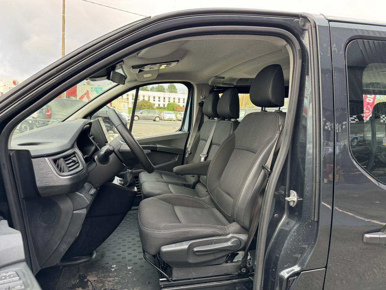 Nissan Primastar Avantour N-Connecta 3.0t L2H1 2.0 dCi - 150 - S/S II 2021 COMBI Combi L2H1 PHASE 2 - Bus mini, Van penumpang: gambar 5 Nissan Primastar Avantour N-Connecta 3.0t L2H1 2.0 dCi - 150 - S/S II 2021 COMBI Combi L2H1 PHASE 2 - Bus mini, Van penumpang: gambar 5