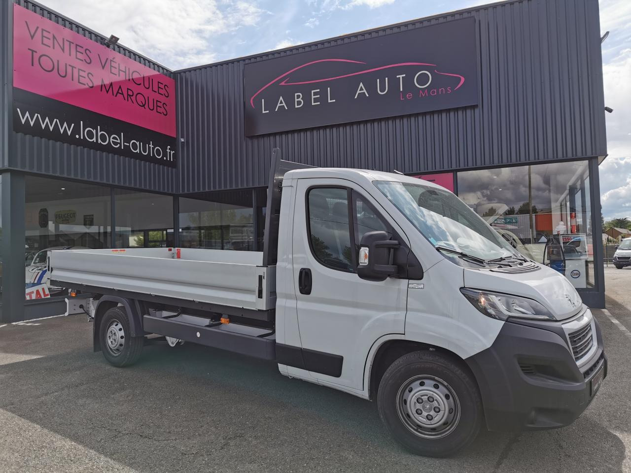 PEUGEOT BOXER 3T5 PLATEAU 4M20 2.2 HDI 140CH - Van flatbed: gambar 1 PEUGEOT BOXER 3T5 PLATEAU 4M20 2.2 HDI 140CH - Van flatbed: gambar 1