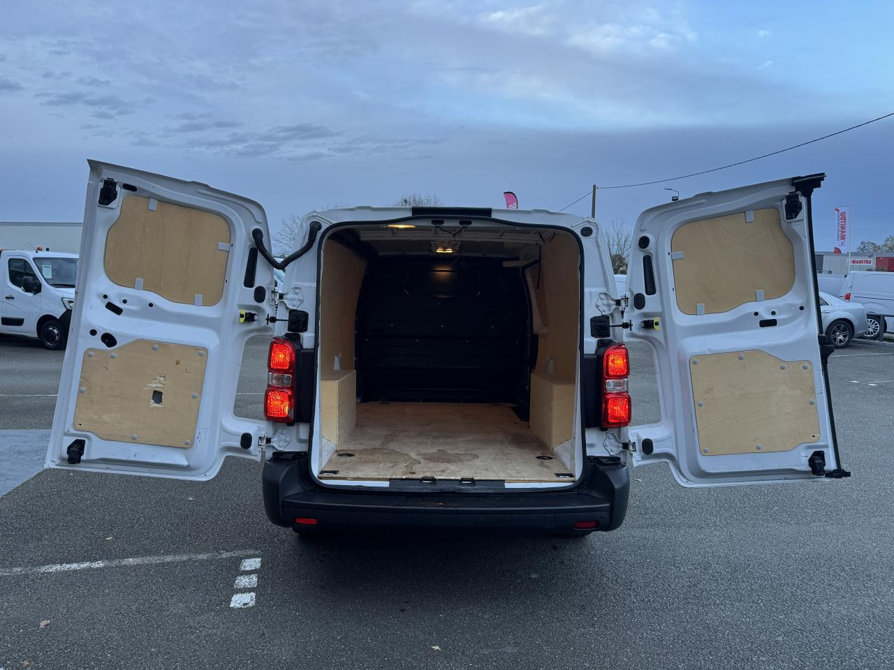 PEUGEOT EXPERT LONG 2.0 HDI 145CH ASPHALT - Van panel: gambar 2 PEUGEOT EXPERT LONG 2.0 HDI 145CH ASPHALT - Van panel: gambar 2