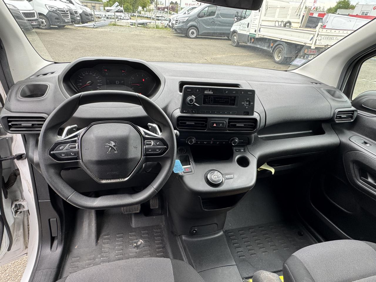 PEUGEOT PARTNER M 650 KG 1.5 HDI 130 CH EAT-8 2 PL PREMIUM - Van panel: gambar 3 PEUGEOT PARTNER M 650 KG 1.5 HDI 130 CH EAT-8 2 PL PREMIUM - Van panel: gambar 3