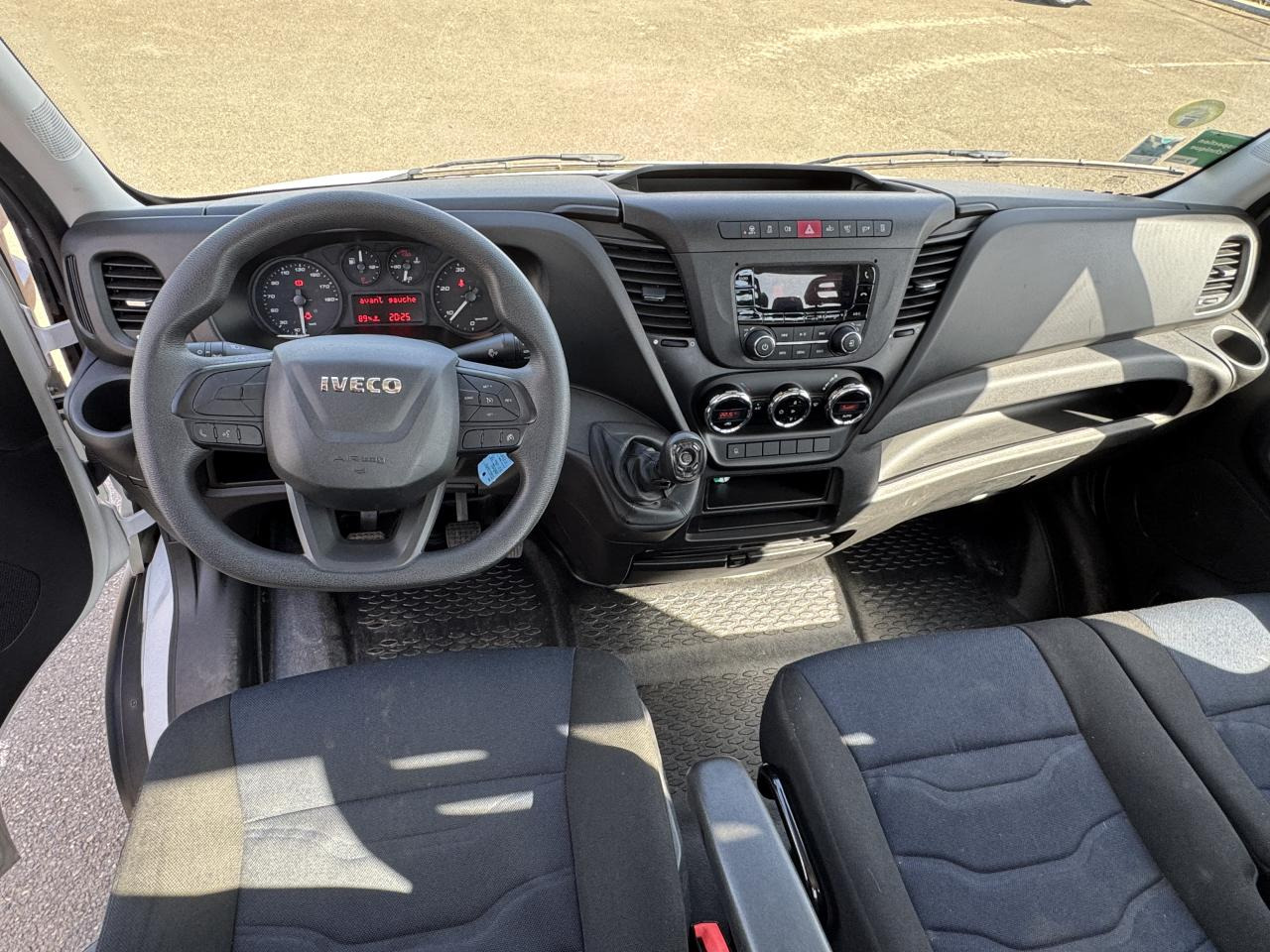 IVECO Daily 35 S 16H3.0 (Quad-Leaf) PORTE VOITURE - Peralatan lainnya: gambar 5 IVECO Daily 35 S 16H3.0 (Quad-Leaf) PORTE VOITURE - Peralatan lainnya: gambar 5
