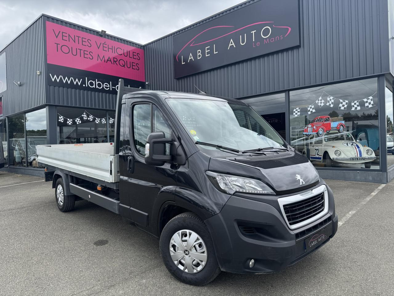 Peugeot Boxer PEUGEOT 3T5 PLATEAU 4M20 2.2 HDI 140 CH PREMIUM - Van flatbed: gambar 4 Peugeot Boxer PEUGEOT 3T5 PLATEAU 4M20 2.2 HDI 140 CH PREMIUM - Van flatbed: gambar 4