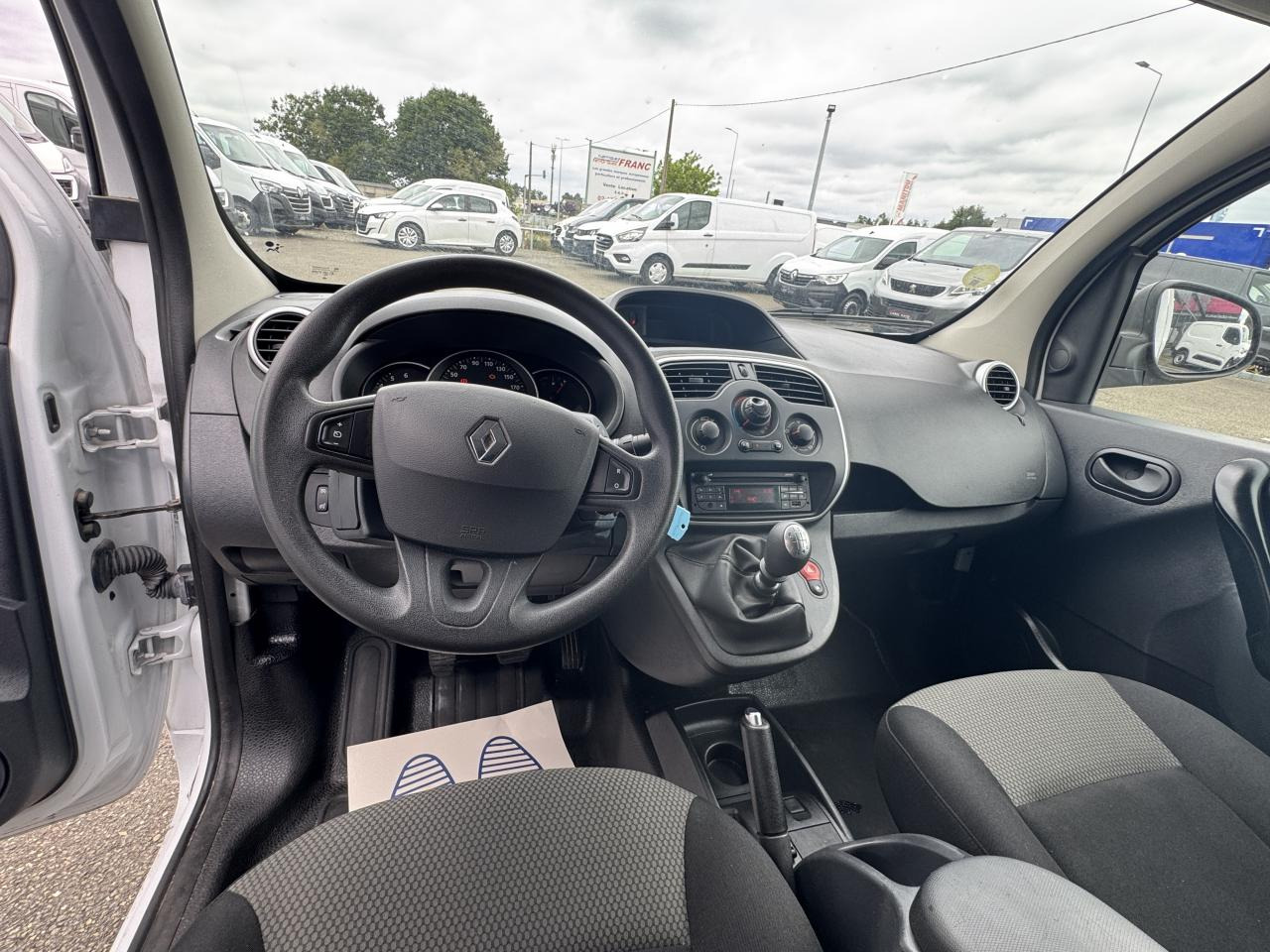 RENAULT KANGOO 1.5 DCI 80CH CONFORT - Van panel: gambar 4 RENAULT KANGOO 1.5 DCI 80CH CONFORT - Van panel: gambar 4