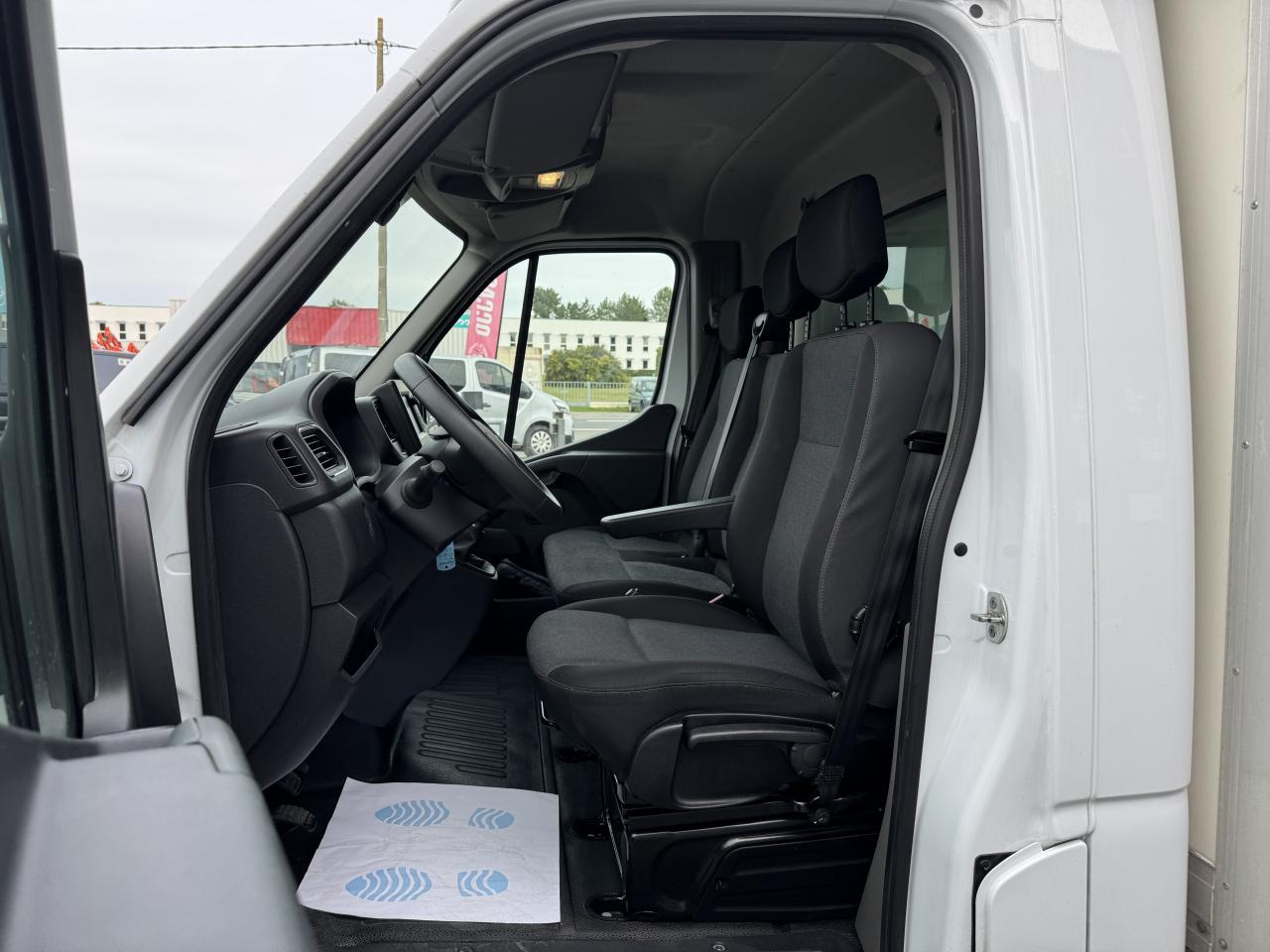 RENAULT MASTER 3T5 CAISSE 20M3 HAYON 2.3 DCI 145CH CONFORT - Van box: gambar 5 RENAULT MASTER 3T5 CAISSE 20M3 HAYON 2.3 DCI 145CH CONFORT - Van box: gambar 5