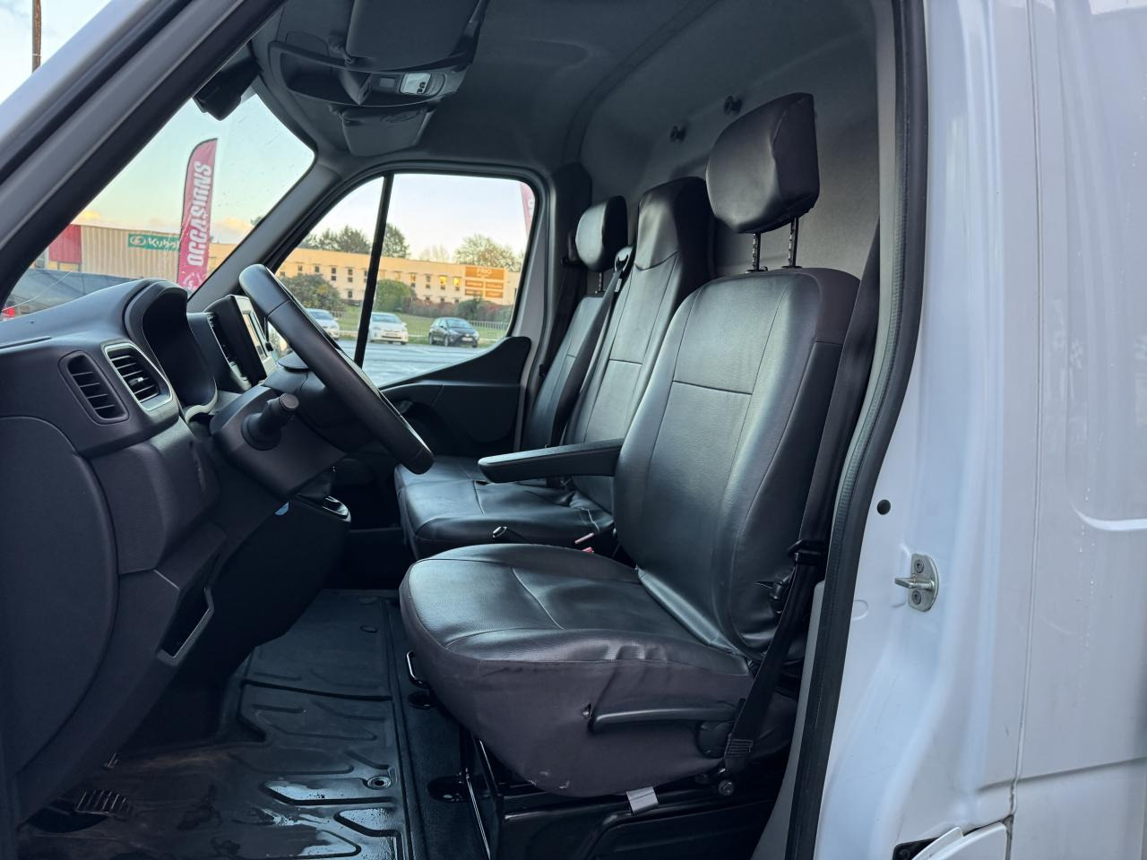 RENAULT Master Grand Confort F3300 L2H2 2.3 Blue dCi - 150 CH PORTE VERRE - Van panel: gambar 4 RENAULT Master Grand Confort F3300 L2H2 2.3 Blue dCi - 150 CH PORTE VERRE - Van panel: gambar 4