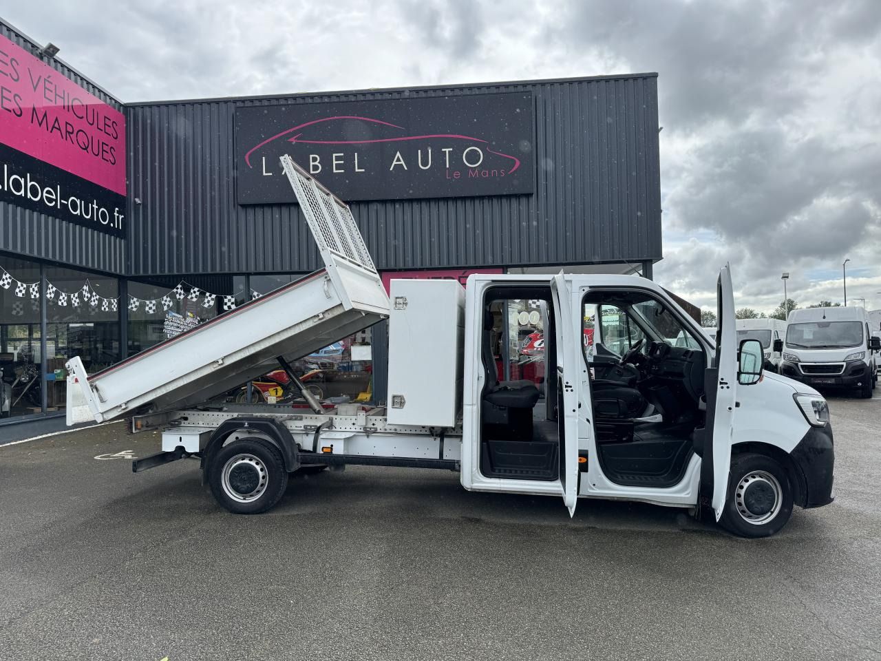 RENAULT TRUCKS MASTER 3T5 DOUBLE CABINE 6PL BENNE + DEMI COFFRE 2.3 DCI 145CH - Van jungkit, Van kombi: gambar 3 RENAULT TRUCKS MASTER 3T5 DOUBLE CABINE 6PL BENNE + DEMI COFFRE 2.3 DCI 145CH - Van jungkit, Van kombi: gambar 3