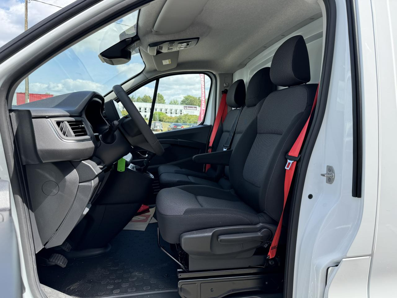 RENAULT Trafic L2H1 3000 Kg 2.0 Blue dCi - 150 2024 III FOURGON Fourgon Advance L2H1 PHASE 3 - Van panel: gambar 5 RENAULT Trafic L2H1 3000 Kg 2.0 Blue dCi - 150 2024 III FOURGON Fourgon Advance L2H1 PHASE 3 - Van panel: gambar 5