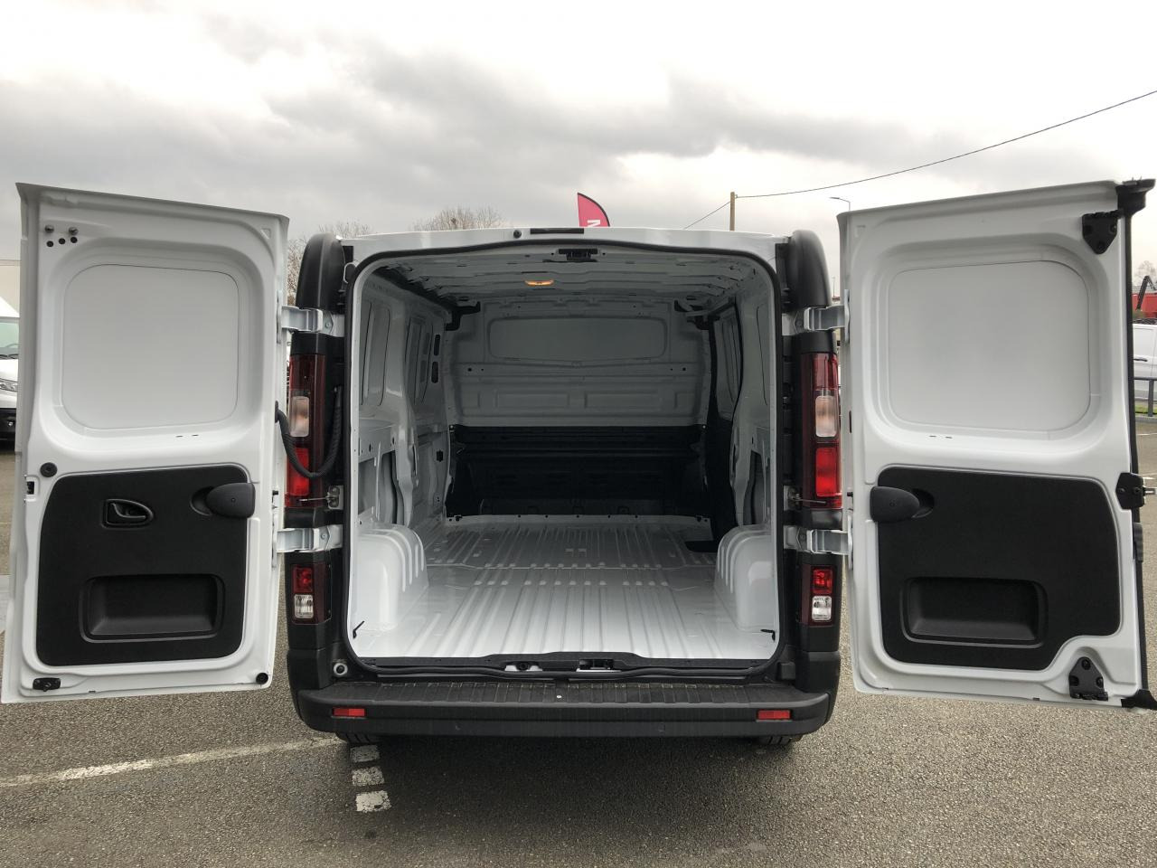 RENAULT Trafic L2H1 3000 Kg 2.0 Blue dCi 170ch ADVANCE - Van panel: gambar 3 RENAULT Trafic L2H1 3000 Kg 2.0 Blue dCi 170ch ADVANCE - Van panel: gambar 3