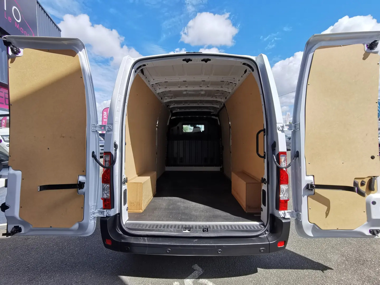 Renault Master F3500 L3H2 2.3 BLUE DCI 135CH GRAND CONFORT EURO6 - Van panel: gambar 4 Renault Master F3500 L3H2 2.3 BLUE DCI 135CH GRAND CONFORT EURO6 - Van panel: gambar 4