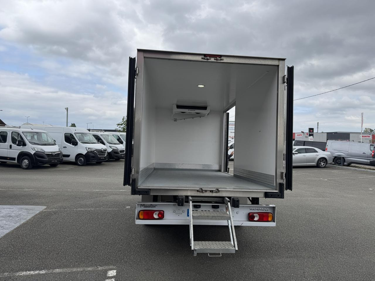 Renault Master FRIGORIFIQUE RJ3500 L3 2.3 BLUE DCI 165CH CAISSE 12M3 - Van berpendingin: gambar 1 Renault Master FRIGORIFIQUE RJ3500 L3 2.3 BLUE DCI 165CH CAISSE 12M3 - Van berpendingin: gambar 1