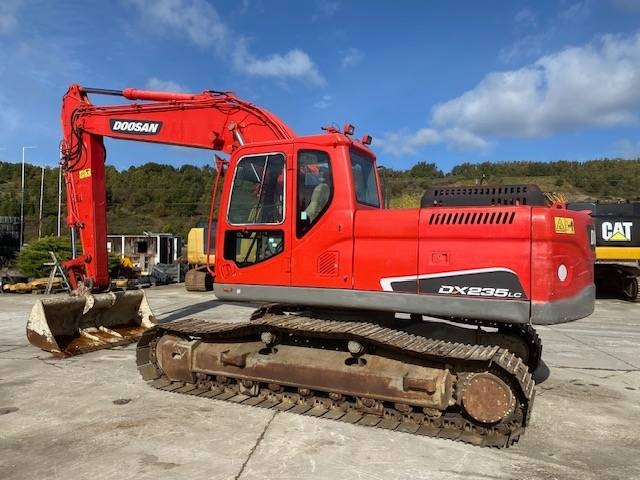 Doosan DX 235 LC - Ekskavator perayap: gambar 1 Doosan DX 235 LC - Ekskavator perayap: gambar 1