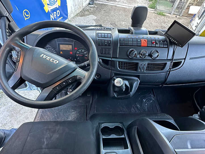 IVECO EUROCARGO 120E25 - Truk sasis: gambar 5 IVECO EUROCARGO 120E25 - Truk sasis: gambar 5