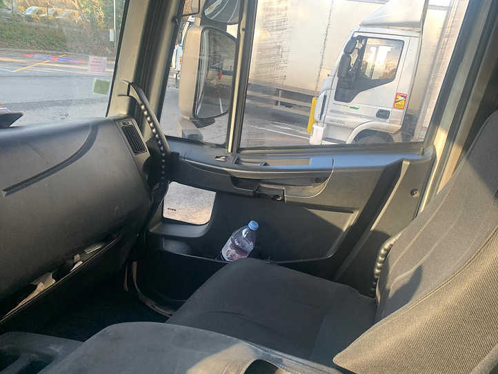 Iveco Eurocargo 120el22 - Truk box: gambar 5 Iveco Eurocargo 120el22 - Truk box: gambar 5