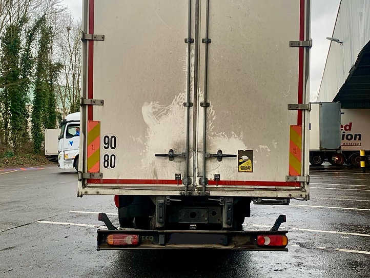 Iveco Eurocargo 120el22 - Truk box: gambar 4 Iveco Eurocargo 120el22 - Truk box: gambar 4