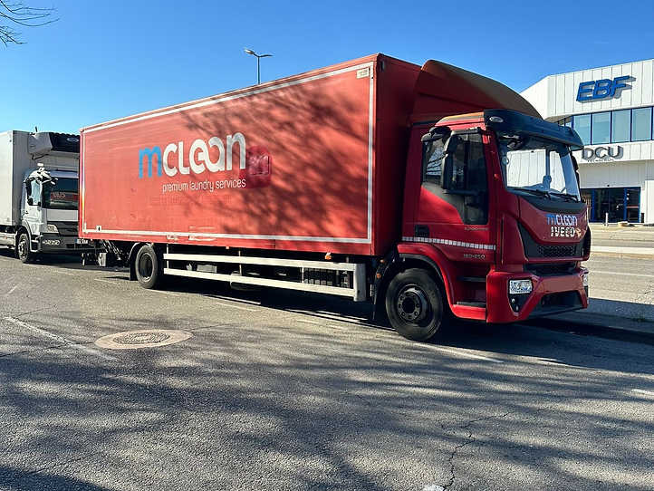 Iveco Eurocargo 160e25 - Truk box: gambar 2 Iveco Eurocargo 160e25 - Truk box: gambar 2