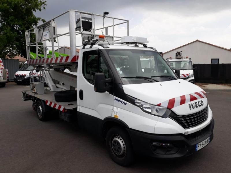 Iveco Daily 35S14 Plateau Nacelle 6m50 Spécial tunnel - Platform udara yang dipasang di truk: gambar 2 Iveco Daily 35S14 Plateau Nacelle 6m50 Spécial tunnel - Platform udara yang dipasang di truk: gambar 2