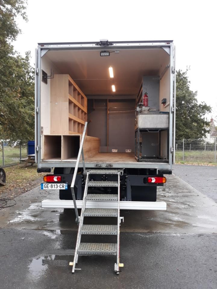 Renault D 13 HIGH K P4X2 280CV - Truk box: gambar 5 Renault D 13 HIGH K P4X2 280CV - Truk box: gambar 5