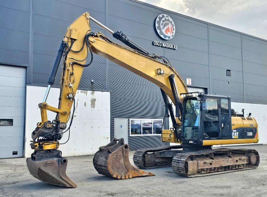 CAT 320 D L - Ekskavator perayap: gambar 1 CAT 320 D L - Ekskavator perayap: gambar 1