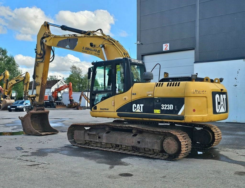 CAT 323 D L - Ekskavator perayap: gambar 3 CAT 323 D L - Ekskavator perayap: gambar 3