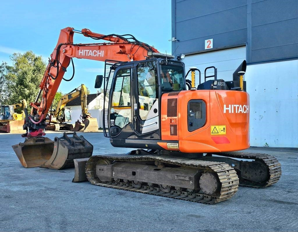 Hitachi ZX 135 US-6 - Ekskavator perayap: gambar 3 Hitachi ZX 135 US-6 - Ekskavator perayap: gambar 3