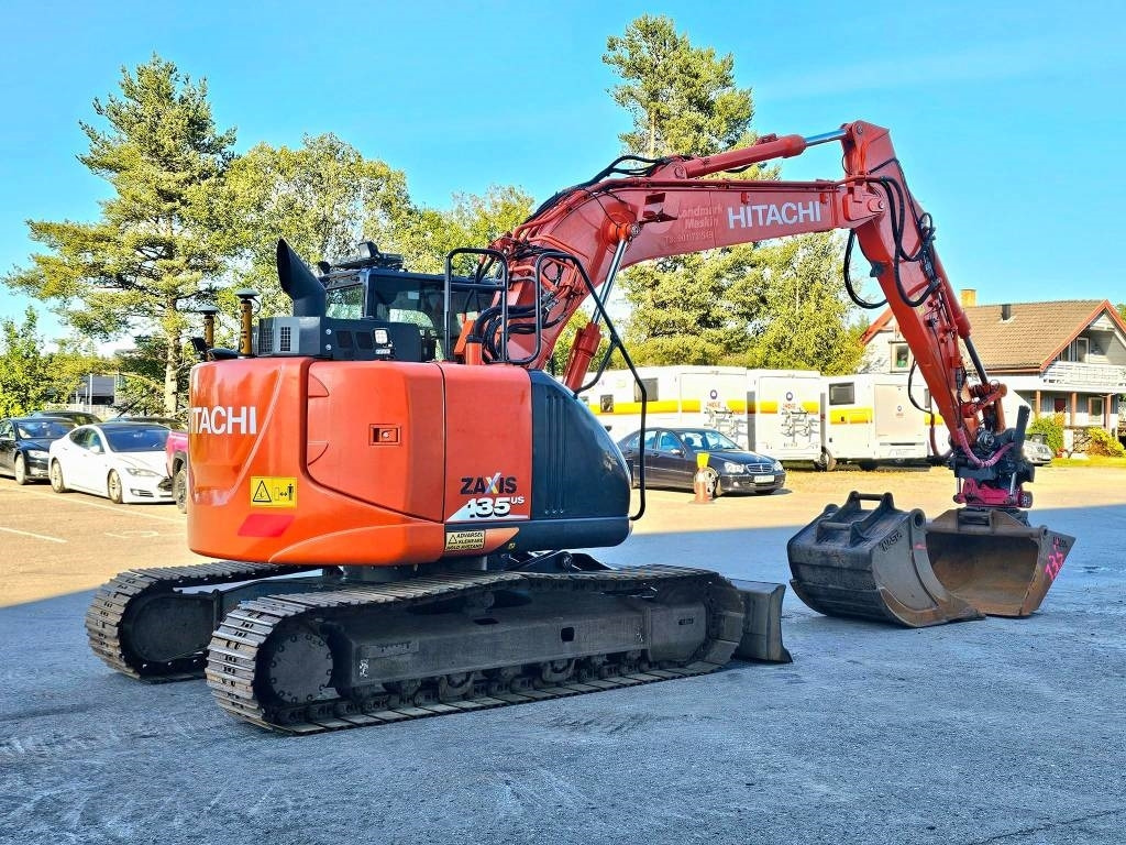 Hitachi ZX 135 US-6 - Ekskavator perayap: gambar 5 Hitachi ZX 135 US-6 - Ekskavator perayap: gambar 5