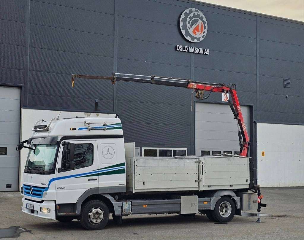 Mercedes-Benz Atego 822 L - Truk flatbed: gambar 3 Mercedes-Benz Atego 822 L - Truk flatbed: gambar 3