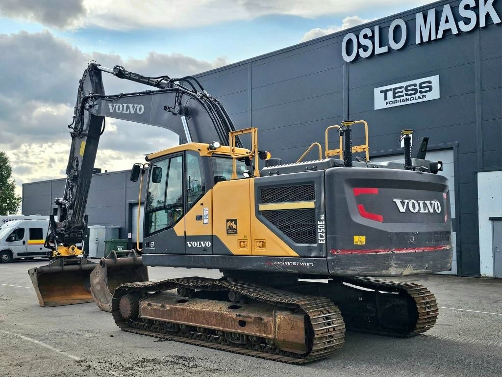 Volvo EC250 ENL - Ekskavator perayap: gambar 3 Volvo EC250 ENL - Ekskavator perayap: gambar 3