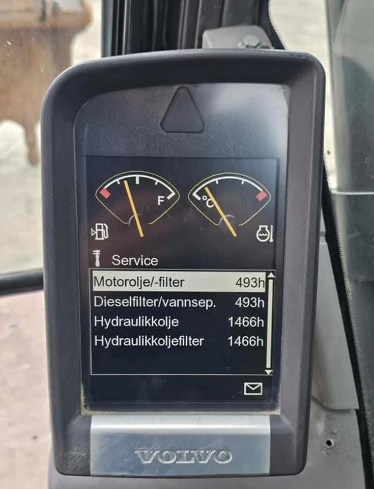 Ekskavator perayap Volvo ECR235 DL: gambar 35