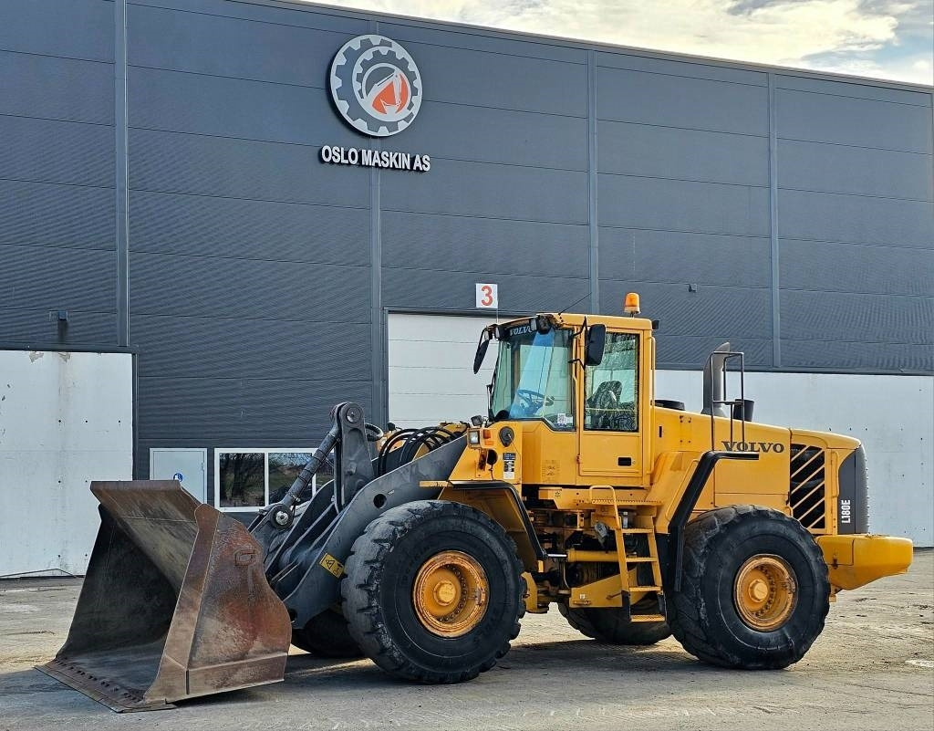 Volvo L 180 E - Wheel loader: gambar 1 Volvo L 180 E - Wheel loader: gambar 1
