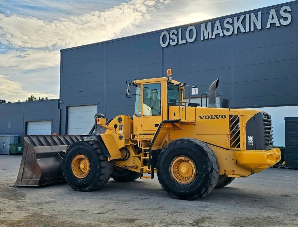 Volvo L 180 E - Wheel loader: gambar 4 Volvo L 180 E - Wheel loader: gambar 4