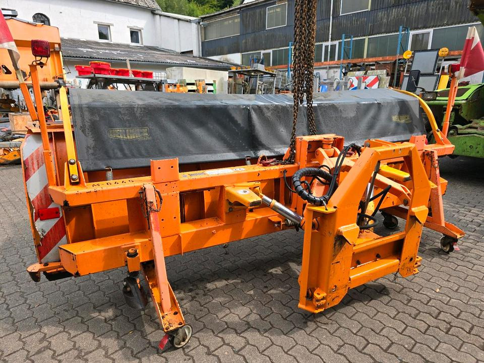 Beilhack PV 34-4 Schneepflug Schneeschild Scheeschieber Winterdienst Unimog U400 300 290 500 427 530 423 318 323 LKW Fendt - Bajak salju: gambar 5 Beilhack PV 34-4 Schneepflug Schneeschild Scheeschieber Winterdienst Unimog U400 300 290 500 427 530 423 318 323 LKW Fendt - Bajak salju: gambar 5