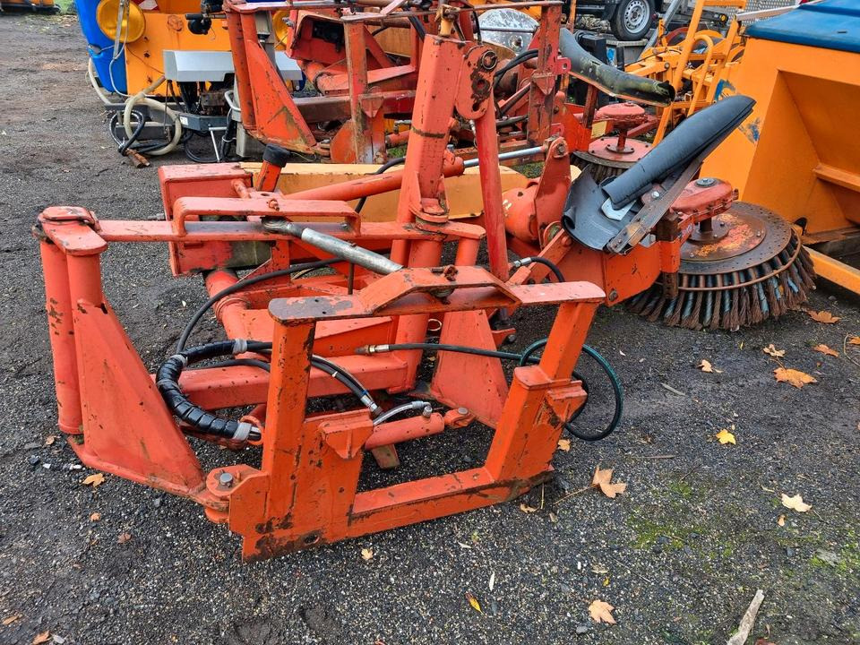 Dücker Wildkrautbürste SMT15R Frontmulcher Seitenmulcher Unimog 4 - Sapu: gambar 2 Dücker Wildkrautbürste SMT15R Frontmulcher Seitenmulcher Unimog 4 - Sapu: gambar 2