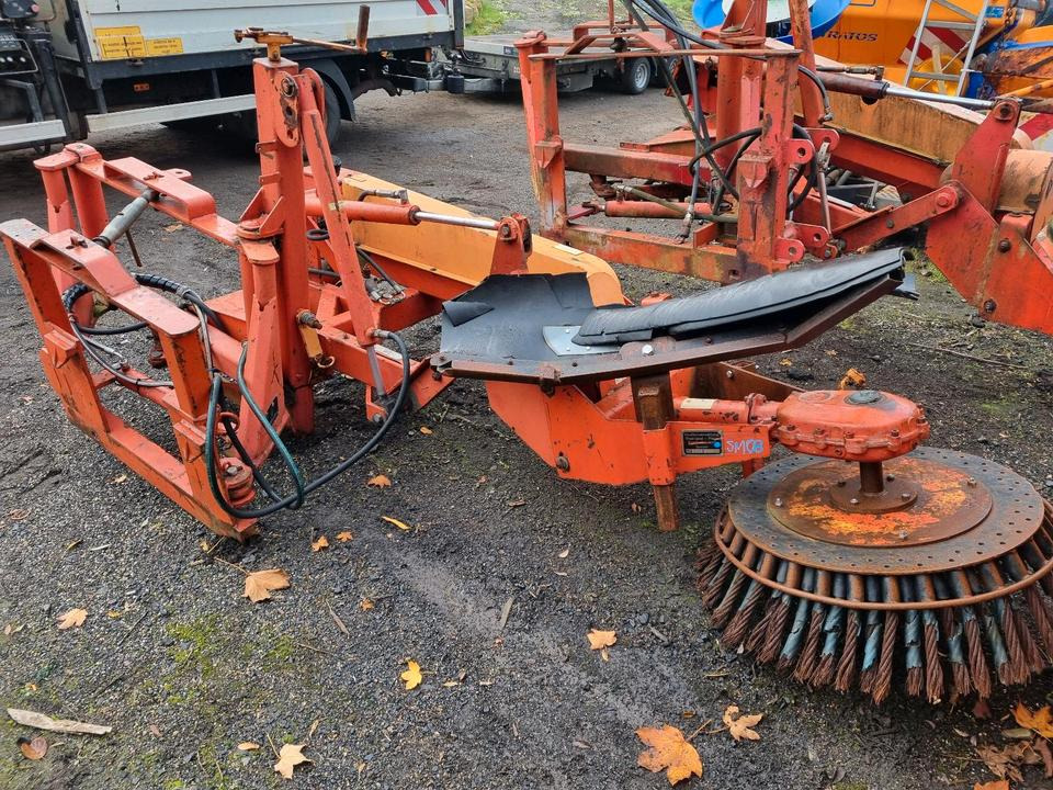 Dücker Wildkrautbürste SMT15R Frontmulcher Seitenmulcher Unimog 4 - Sapu: gambar 1 Dücker Wildkrautbürste SMT15R Frontmulcher Seitenmulcher Unimog 4 - Sapu: gambar 1
