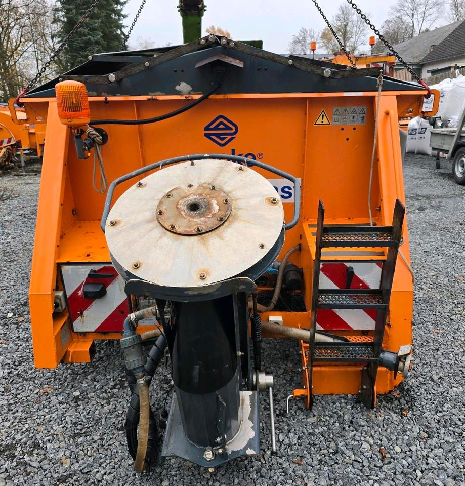 Epoke SH3101 Salzstreuer 1,3m3 Salzsilo passend für Multicar Tremo Lindner Winterdienst Aufbaustreuer Streuautomat Schmidt Küpper-Weisser - Penyebar pasir/ Garam: gambar 5 Epoke SH3101 Salzstreuer 1,3m3 Salzsilo passend für Multicar Tremo Lindner Winterdienst Aufbaustreuer Streuautomat Schmidt Küpper-Weisser - Penyebar pasir/ Garam: gambar 5