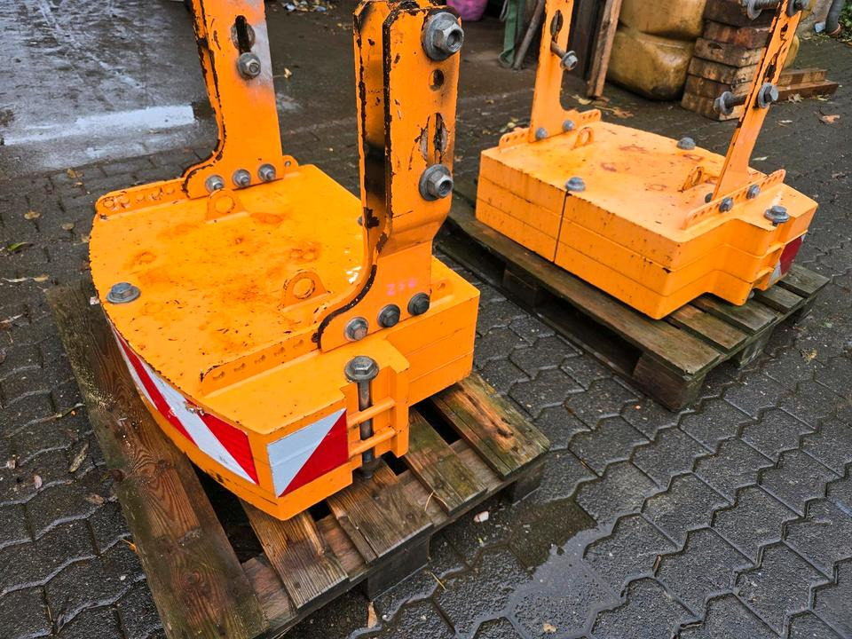 Heckgewicht Unimog 405 U400 U 300 500 400 318 423 427 429 430 530 527 535 Kontergewicht Mulag Mähausleger Böschungsmulcher Dücker - Counterweight: gambar 3 Heckgewicht Unimog 405 U400 U 300 500 400 318 423 427 429 430 530 527 535 Kontergewicht Mulag Mähausleger Böschungsmulcher Dücker - Counterweight: gambar 3