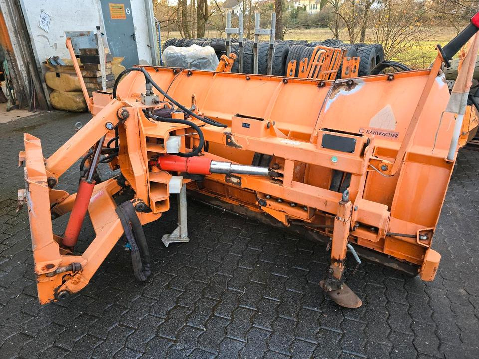 Kahlbacher Vampir 2.8m. Schneeschieber Schneeschild Winterdienst Räumschild Schneepflug passend für Traktor Unimog 405 UGE UGN Fronthydraulik - Bajak salju: gambar 1 Kahlbacher Vampir 2.8m. Schneeschieber Schneeschild Winterdienst Räumschild Schneepflug passend für Traktor Unimog 405 UGE UGN Fronthydraulik - Bajak salju: gambar 1