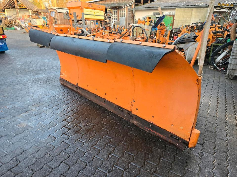 Kahlbacher Vampir 2.8m. Schneeschieber Schneeschild Winterdienst Räumschild Schneepflug passend für Traktor Unimog 405 UGE UGN Fronthydraulik - Bajak salju: gambar 4 Kahlbacher Vampir 2.8m. Schneeschieber Schneeschild Winterdienst Räumschild Schneepflug passend für Traktor Unimog 405 UGE UGN Fronthydraulik - Bajak salju: gambar 4