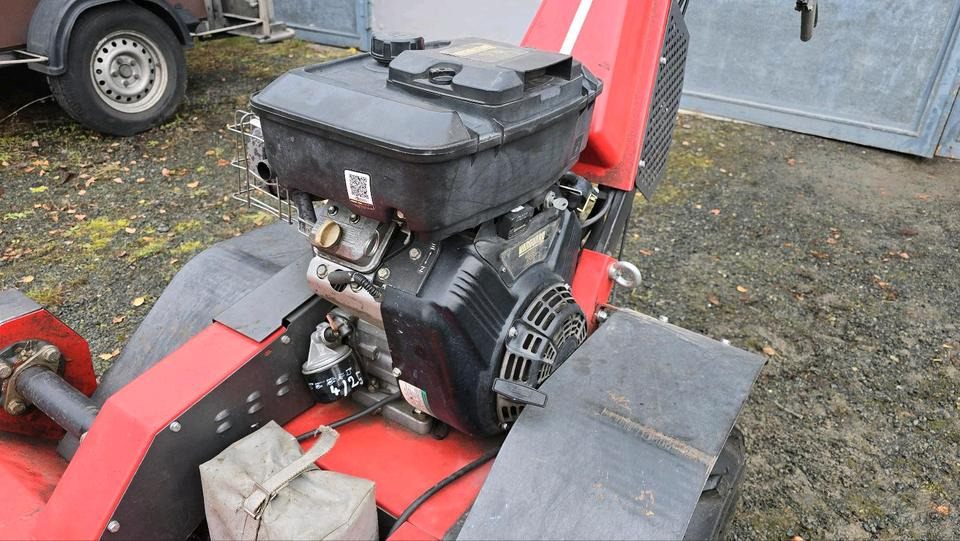 Kersten RCH 18100 Motormäher Böschungsmäher Böschungsmulcher Hangmäher Mulchmäher Rasenmäher Mähraupe Irus - Mesin pemotong rumput: gambar 4 Kersten RCH 18100 Motormäher Böschungsmäher Böschungsmulcher Hangmäher Mulchmäher Rasenmäher Mähraupe Irus - Mesin pemotong rumput: gambar 4