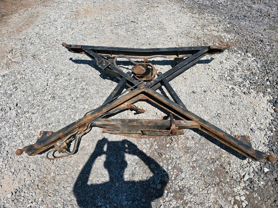 Kipperspinne Unimog 424 427 436 Mercedes Benz Kipperrahmen Kippzylinder Kipperstempel U 1000 1200 1400 1600 1500 1300 2100 - Bingkai/ Sasis untuk Truk: gambar 1 Kipperspinne Unimog 424 427 436 Mercedes Benz Kipperrahmen Kippzylinder Kipperstempel U 1000 1200 1400 1600 1500 1300 2100 - Bingkai/ Sasis untuk Truk: gambar 1