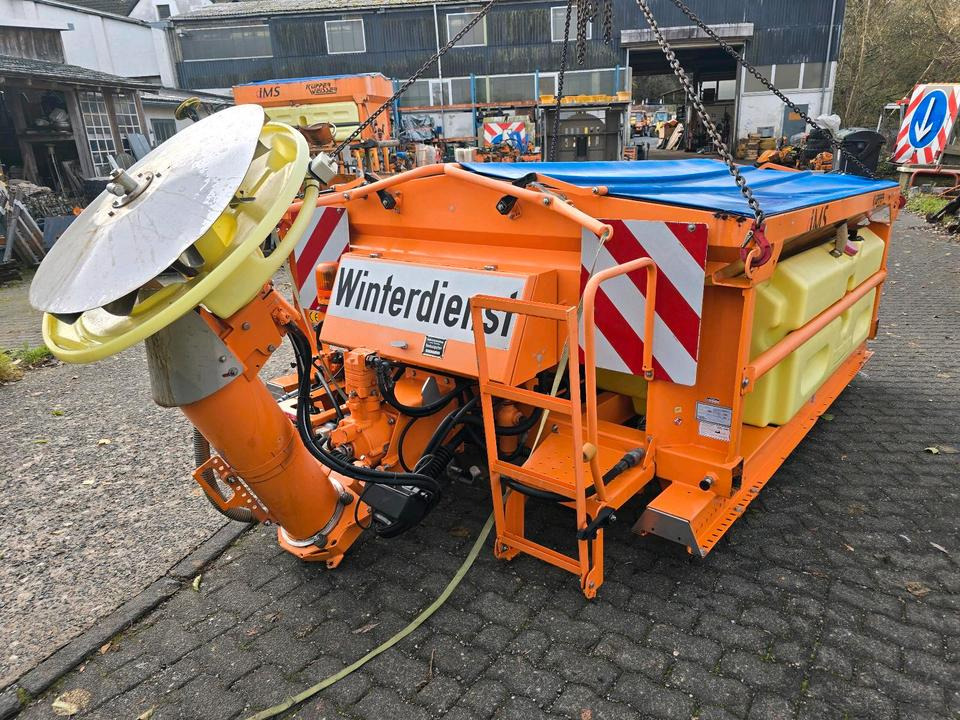 Küpper-Weisser IMSSN 2,7m3 F2527HFS IMSSF Salzstreuer Winterdienst Streuautomat Streusilo Solestreuer passend für UNIMOG 405/10 405/12 UGE UGN U300 400 500 530 430 318 423 - Penyebar pasir/ Garam: gambar 1 Küpper-Weisser IMSSN 2,7m3 F2527HFS IMSSF Salzstreuer Winterdienst Streuautomat Streusilo Solestreuer passend für UNIMOG 405/10 405/12 UGE UGN U300 400 500 530 430 318 423 - Penyebar pasir/ Garam: gambar 1