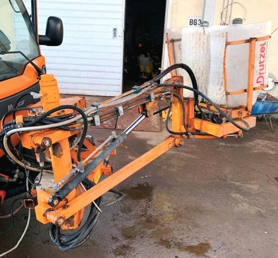 Leitpfostenwaschgerät Drutzel LWG-M-SR Leitpfostenwaschmaschine Schmidt Passend für Multicar Unimog - Sapu: gambar 2 Leitpfostenwaschgerät Drutzel LWG-M-SR Leitpfostenwaschmaschine Schmidt Passend für Multicar Unimog - Sapu: gambar 2