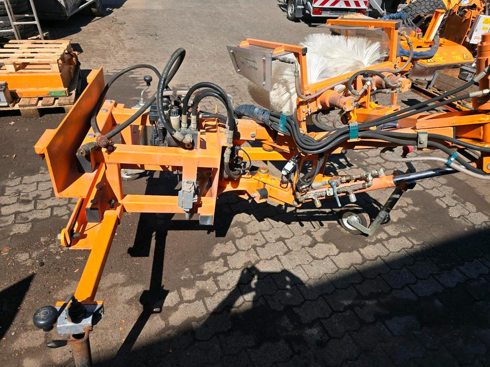 Leitpfostenwaschgerät WV 3-L für Unimog 405/10 405/12 U300 u400 300 500 318 218 423 430 530 Schmidt - Sapu: gambar 3 Leitpfostenwaschgerät WV 3-L für Unimog 405/10 405/12 U300 u400 300 500 318 218 423 430 530 Schmidt - Sapu: gambar 3